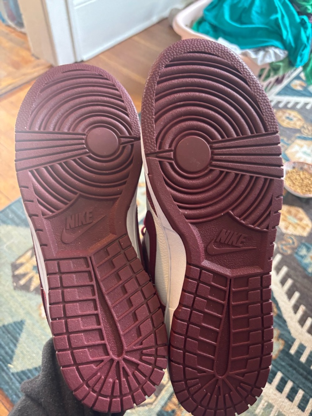 NEW Nike Dunks - Picture 5 of 6